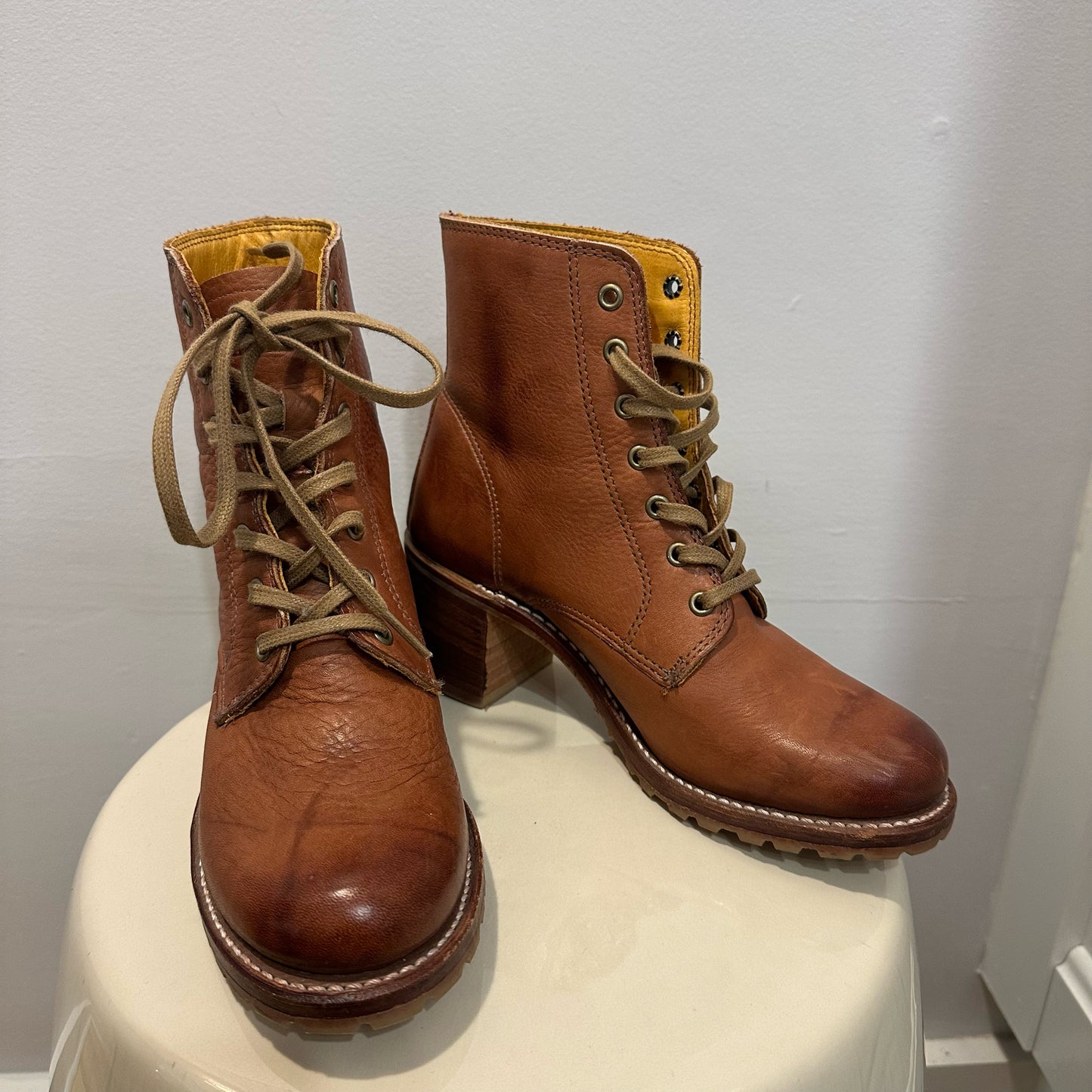 Frye Size 6 Boots