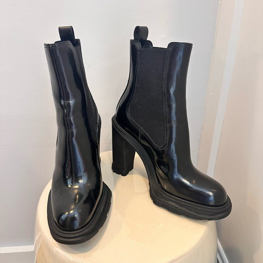 Alexander McQueen Size 36.5 Boots